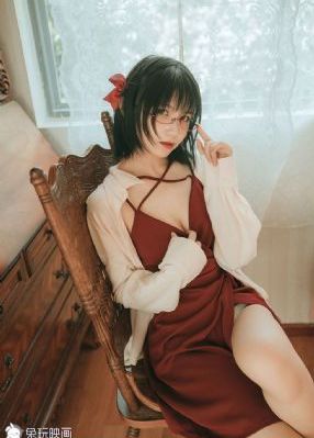 公在客厅里吃我的奶涨奶电影