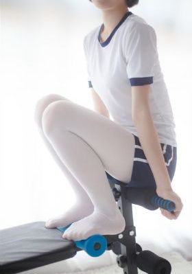 《裸》(纪录片)