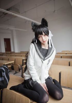 鬓边不是海棠红